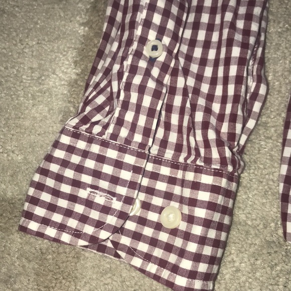 Large classic fit Tommy Hilfiger long sleeve button down shirt red plaid. - Picture 5 of 5